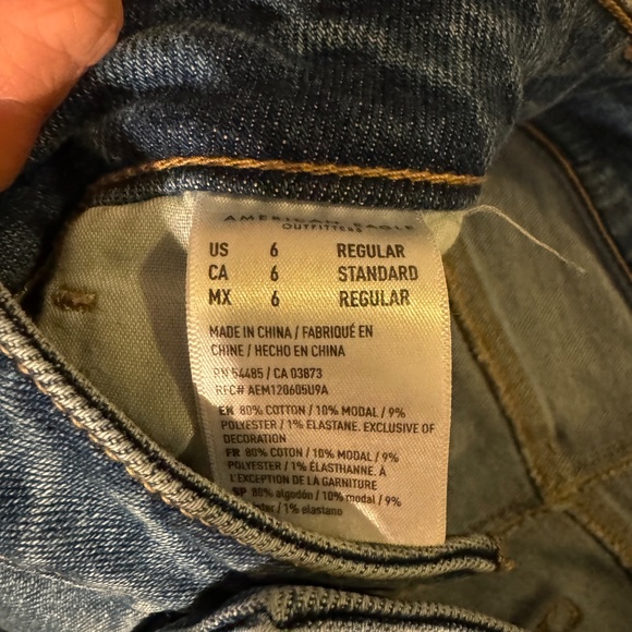 American Eagle Stretch Mom Jean size 6 - Picture 3 of 11
